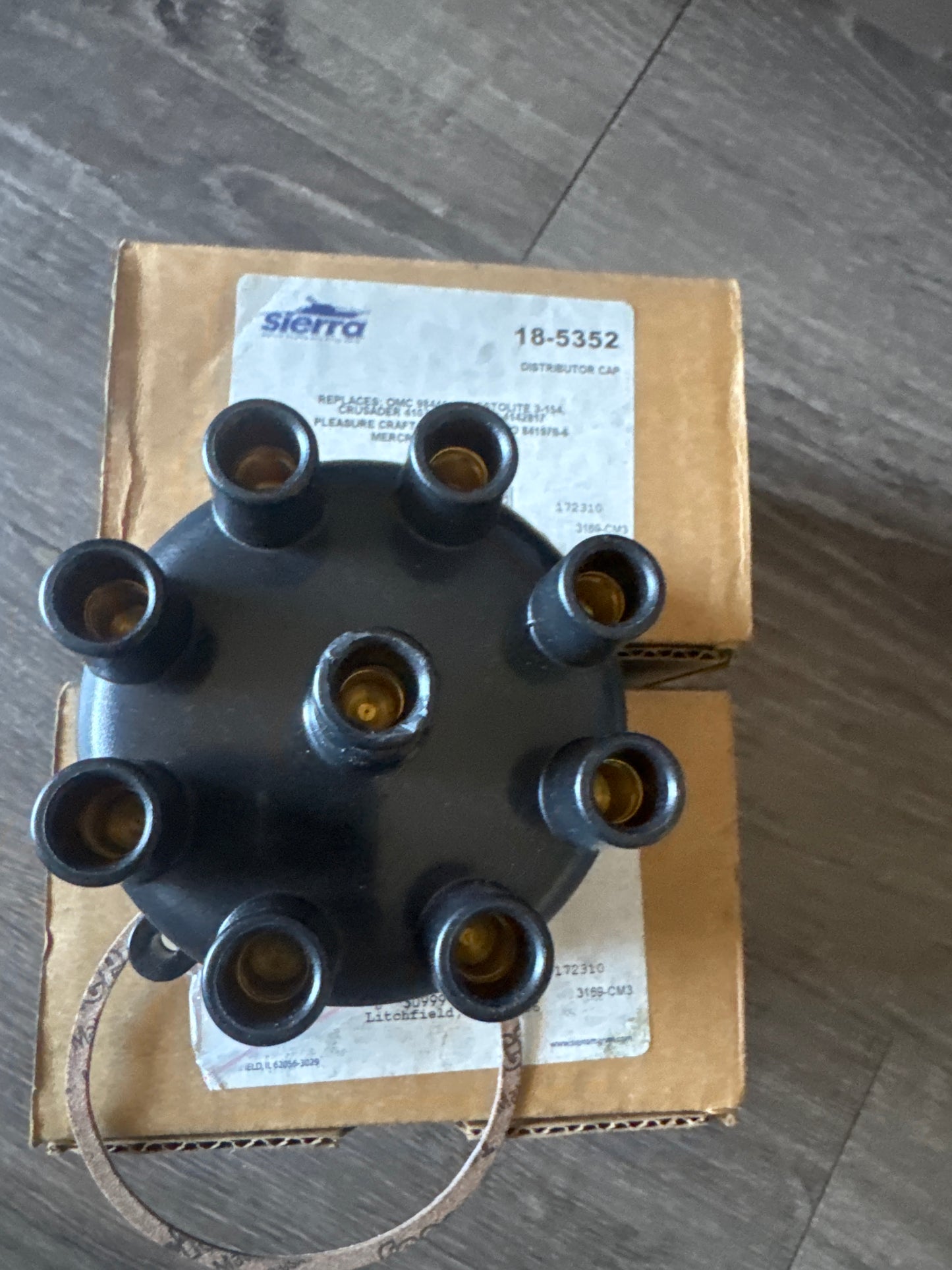 Sierra 18-1532 Distributor cap Marine replacement (lot of 4}