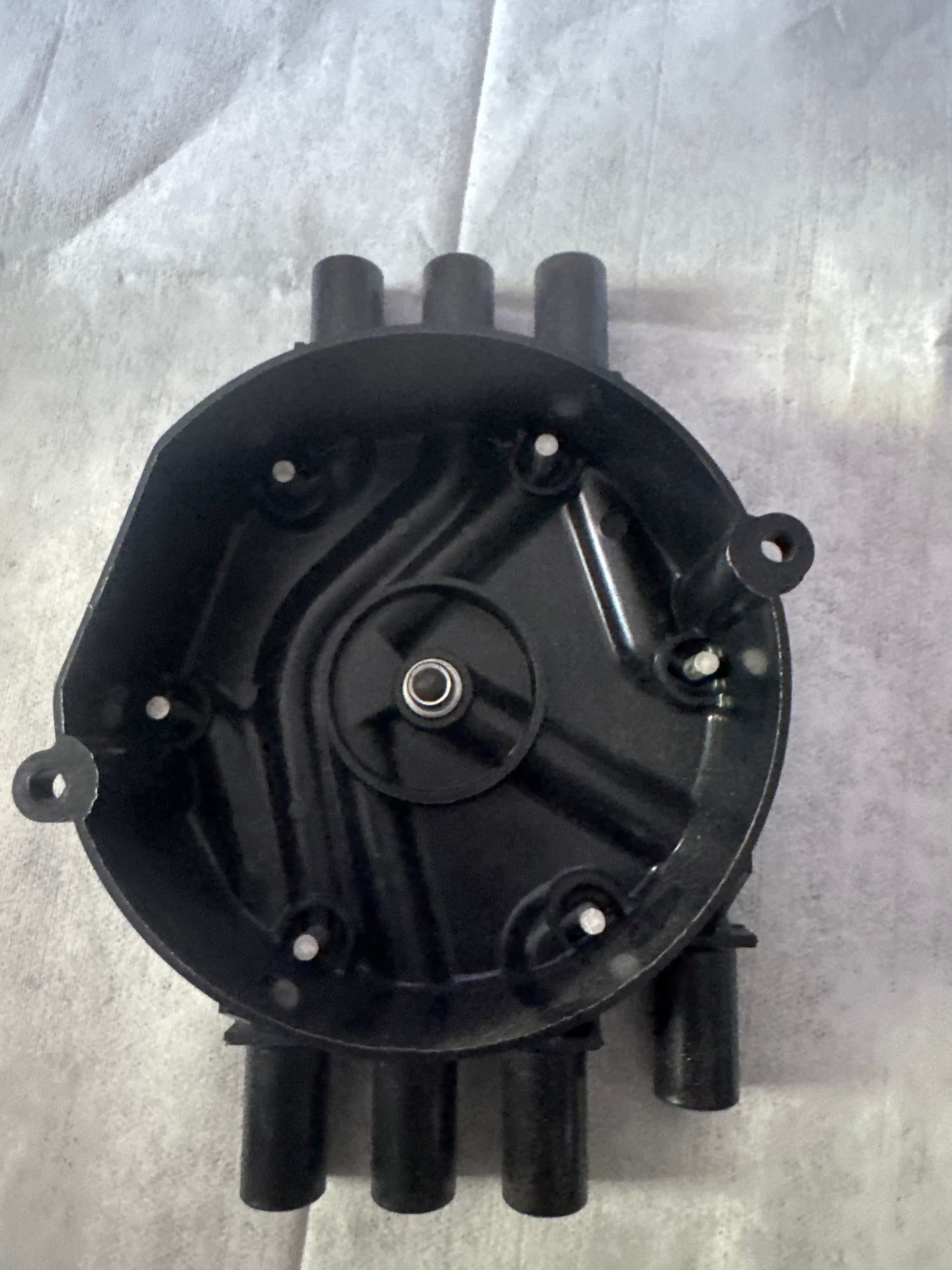 Volvo Penta Distributor Cap 3859019 – OEM Marine Ignition Part – New (Open Box)