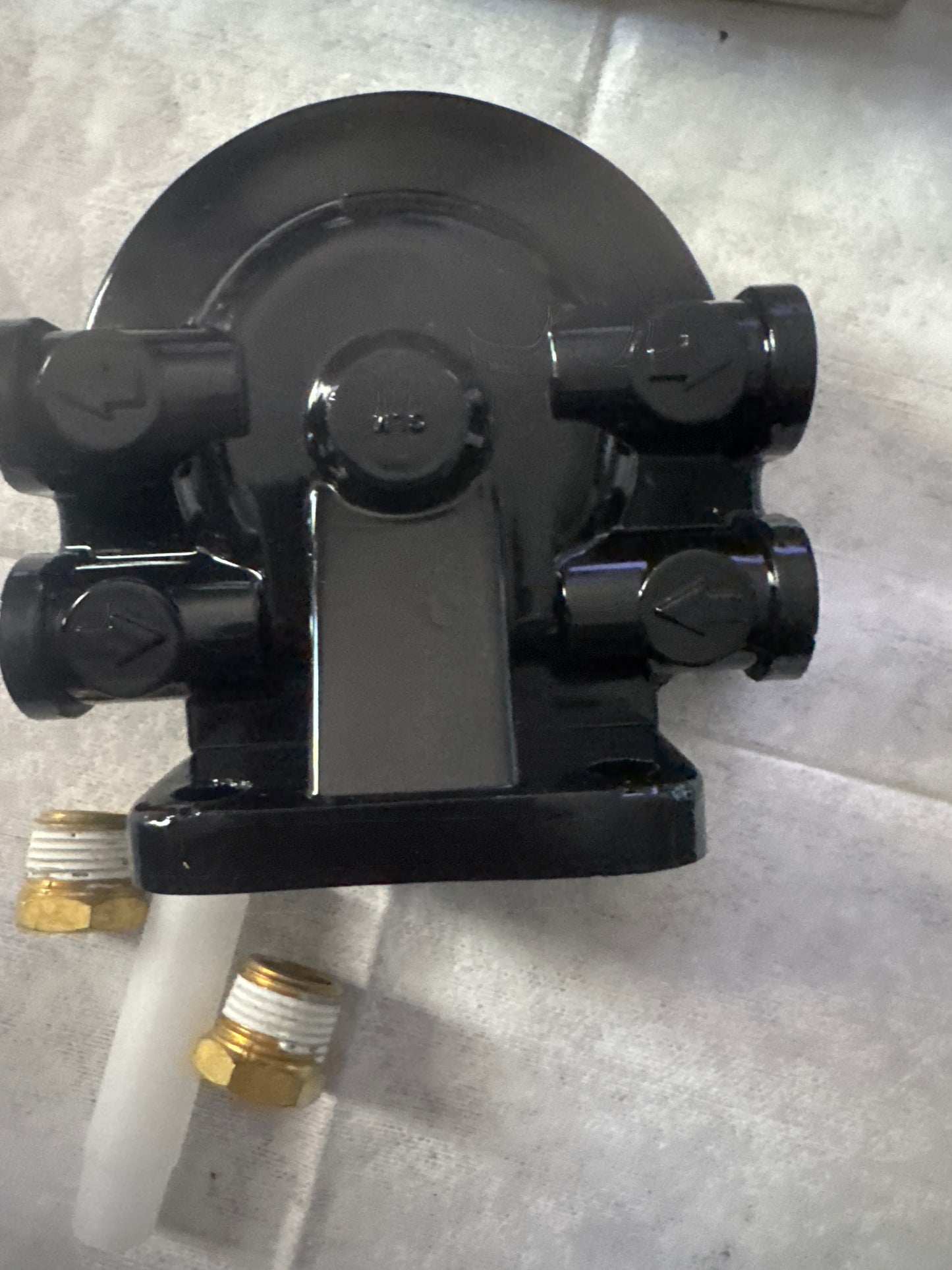 GLM 25020 Aluminum Bracket – 3/8” NPTF Ports – Marine Mounting Bracket – New (Open Box
